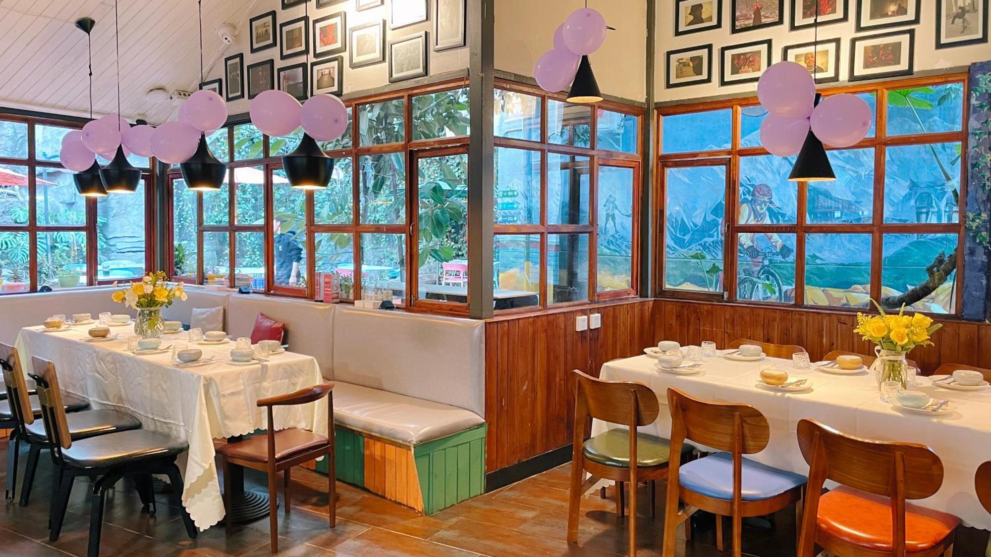 Kunming Upland International Youth Hostel Near The City Center ,2 Mins Walk To The Subway, 2 Mins Walk To The Green Lake, Close To Yuan Tong Temple, Old Street, Yunnan University, Convenient Payment And Visa Cards Are Accepted מראה חיצוני תמונה