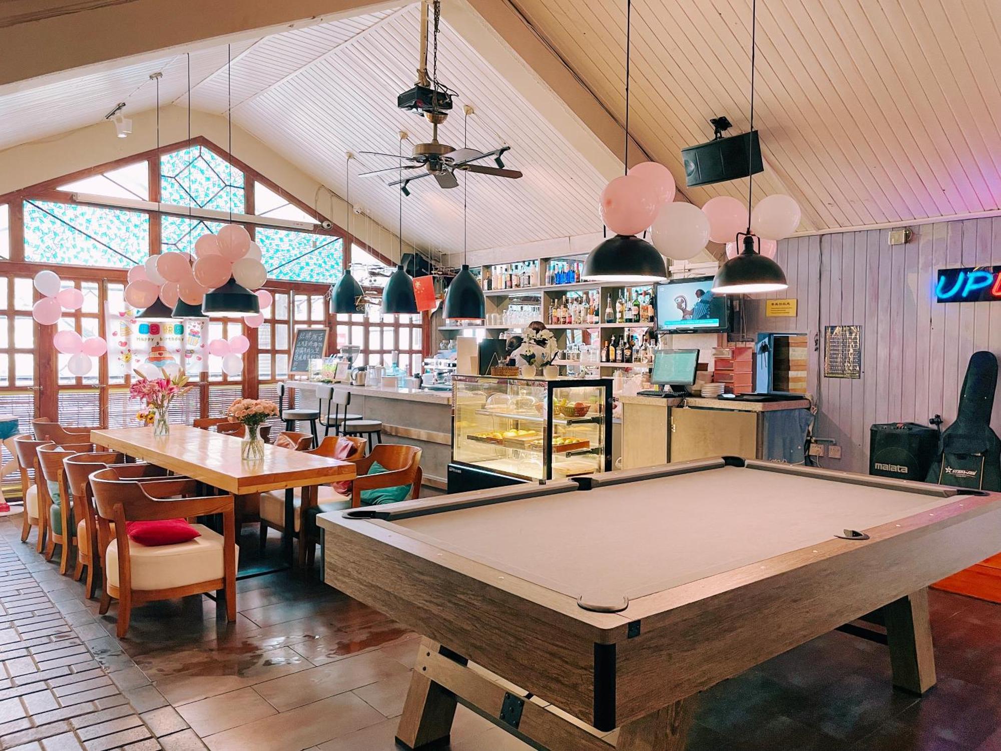 Kunming Upland International Youth Hostel Near The City Center ,2 Mins Walk To The Subway, 2 Mins Walk To The Green Lake, Close To Yuan Tong Temple, Old Street, Yunnan University, Convenient Payment And Visa Cards Are Accepted מראה חיצוני תמונה