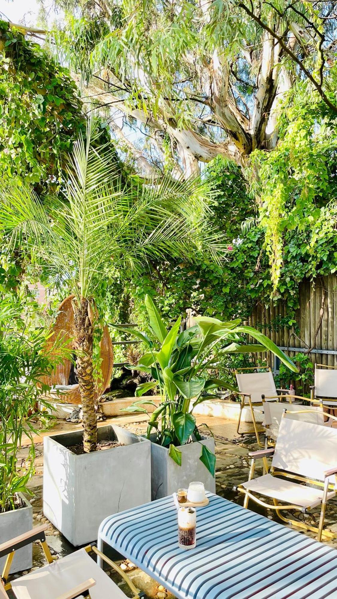 Kunming Upland International Youth Hostel Near The City Center ,2 Mins Walk To The Subway, 2 Mins Walk To The Green Lake, Close To Yuan Tong Temple, Old Street, Yunnan University, Convenient Payment And Visa Cards Are Accepted מראה חיצוני תמונה